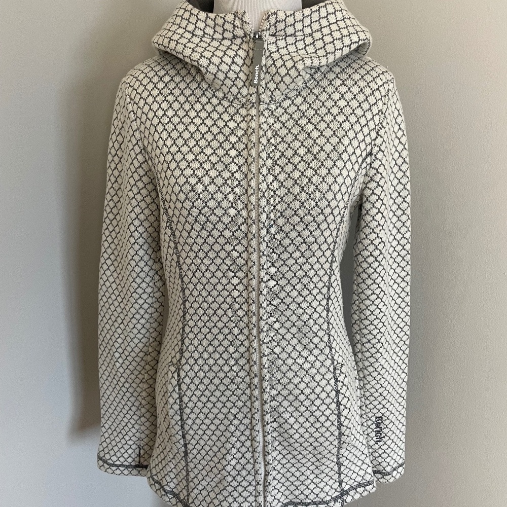 EUC Bench Gray & White Knit Sweater Coat
